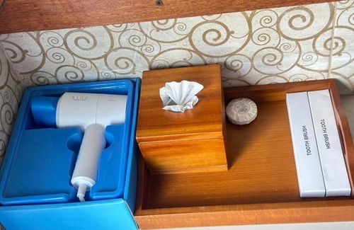 Peliatan Bed & Breakfast | King Room with Garden View at Mandala Home Stay