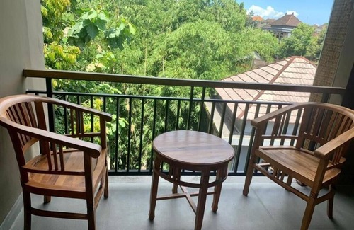 Peliatan Bed & Breakfast | King Room with Garden View at Mandala Home Stay