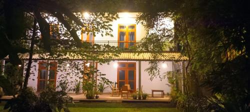 Pelena House | King's Cave