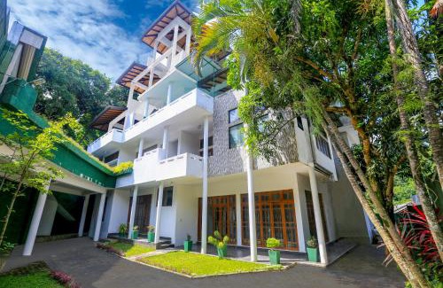 Colombo House | King's Court Kandy