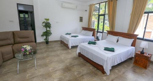 Colombo House | King's Court Kandy