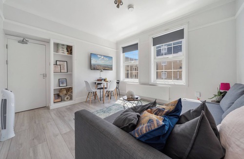 Somers Town Apartment | King's Cross Boutique Apartment! ZONE 1 !