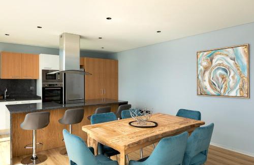 Estreito da Calheta Villa | King´s Paradise (Heated Pool and Sea View)