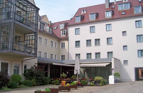 Lutherstadt Wittenberg House | King size bed double room comfort - Best Western soibelmanns Wittenberg