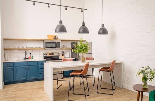 South Main Historic District Apartment | King-Size Loft-Style 1-BR Apt w/ Pool