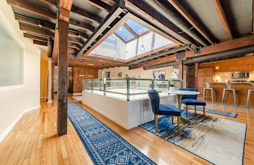 Shelby Park Apartment | KING Sleep8 4Bed 3BR 2BA Swepson Loft 301