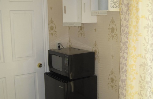 Citrus Heights Apartment | KING SPA 1 bedroom Private Suite. Pool access.