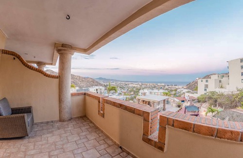 Libertad Apartment | King Studio Escape Pool & Ocean View