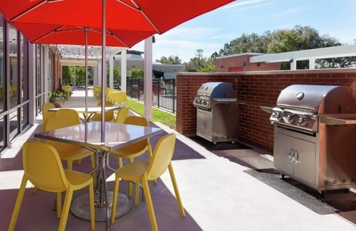Orlando Apartment | King Studio Suite Near Jungle Boys ORL