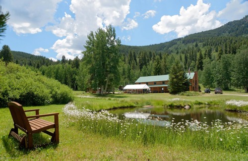 Pitkin County House | King Suite : Beyul Retreat