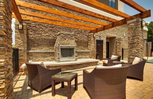 Rock Hill Apartment | King Suite Great for Business Travelers! Free Breakfast Buffet. Indoor Pool