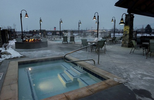 Midvale Condo | King Suite | Heated Pool, Hot Tub, Free Breakfast!