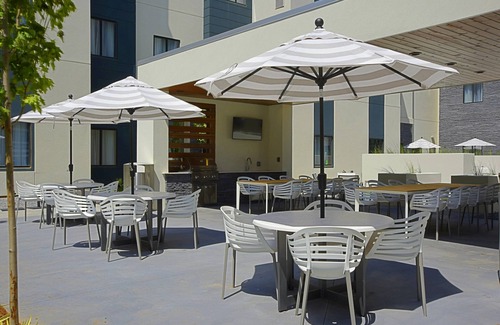 Little Rock Medical District Condo | King Suite Near Medical Center. Free Breakfast Buffet.