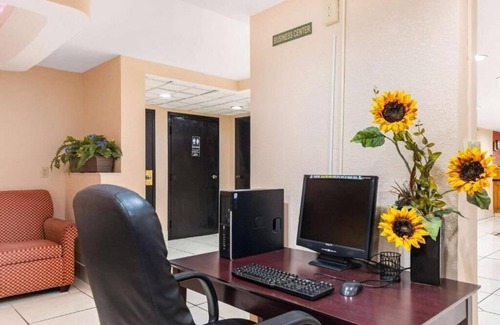 Orlando Apartment | King Suite Near Trimble Park ORL