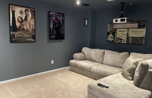 Barrett House | KING SUITE W/FIREPLACE120"SCREENCURVEMOVIETHEATER