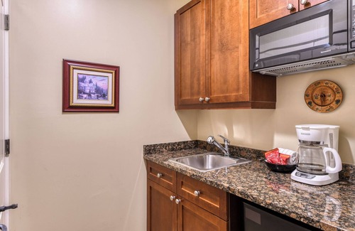 St. Augustine Condo | King Suite w/private balcony - kitchenette - community pool & hot tub