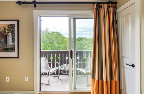 St. Augustine Condo | King Suite w/private balcony - kitchenette - community pool & hot tub