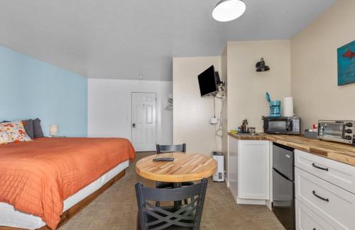 Lake City Hotel | King suite with Lake View