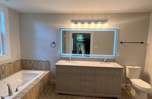 West End House | King Suite with private entrance