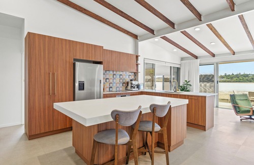 Ballina House | King Tide - Riverfront Holiday Home