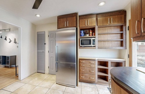 Alamedan Valley House | King Bed|Large Backyard