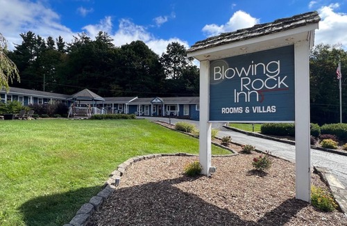 Blowing Rock Hotel | King Villa Suite on Main St