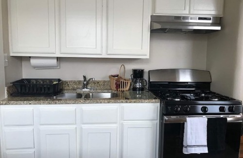 Southtown Apartment | King Williams Sleepy Hollow