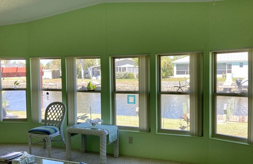 Charlotte Park House | Kingfish Waterfront Canal Retreat