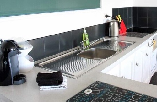 Binalong Bay Cottage | KINGFISHER COTTAGE Beachfront at Bay of Fires