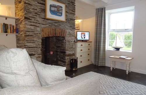 Edmonton Cottage | KINGFISHER COTTAGE, pet friendly, with open fire in Edmonton