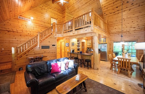 Saugatuck Cabin | Kingfisher Cove! Private hot tub + community pool