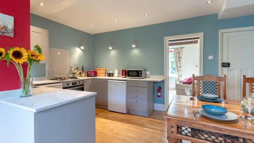 Youlgreave House | Kingfisher