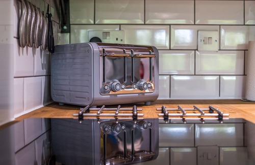 Bude Cottage | Kingfisher is Laid back luxury in 9-acres of countryside right near the beach