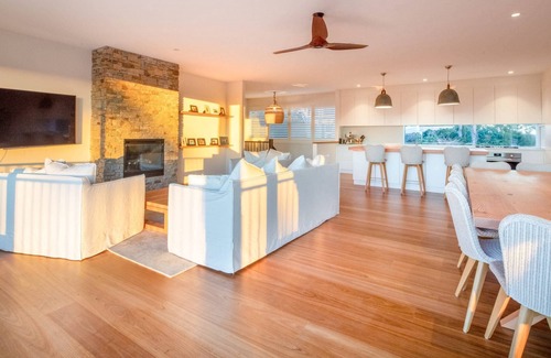 Palm Beach House | Kingfisher Palm Beach - leave all your stress behind