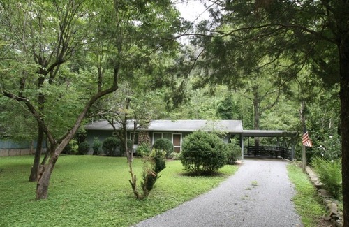 Gatlinburg Cottage | Kingfisher-River Front Property walking distance to Downtown Gatlinburg!