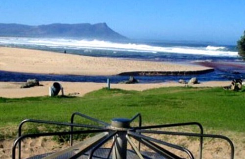 Kleinmond Apartment | KINGKLIP 2 - 2bedr/2bathr apartment, BBQ, near shopping center and main beach