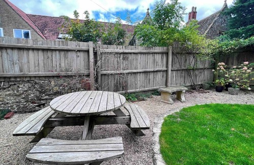 West Knoyle Cottage | Kings Cottage - Heart of the Deverills
