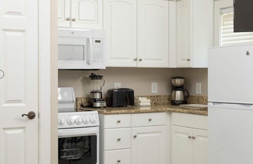 Lackey Cottage | Kings Creek Plantation Cottages - Busch Gardens- Colonial Williamsburg