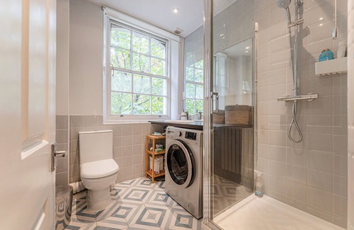 King's Cross Apartment | King’s Cross Charm - Two Bedroom Apartment, Sleeps 4