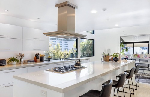 West Hollywood House | Kings Road | West Hollywood Luxury | Pool, Views, Firepit, Modern Design