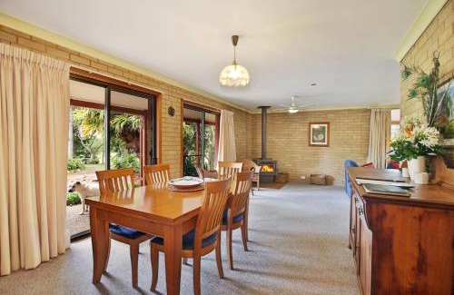 Berry House | Kingsland - By Berry Getaways