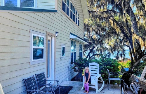 Starke House | Kingsley Lake Home w wide lawn, dock, central air, 4 kayaks. Near Camp Blanding