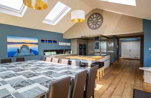 Compton Martin House | Kingsley Lake View & Paddocks - A group retreat with hot tubs, sports bars & spectacular lake views
