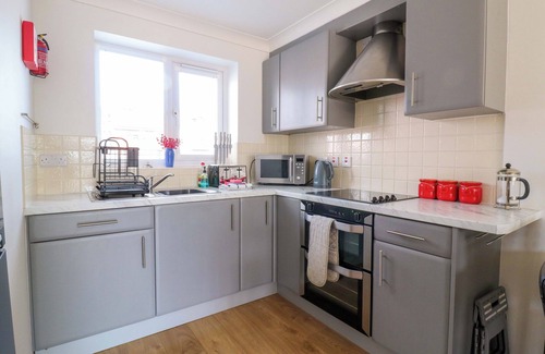 Horning Cottage | KINGSMERE, pet friendly, with a garden in Horning
