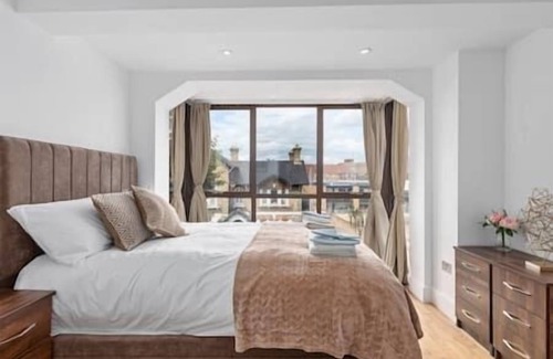 Norbiton Apartment | Kingston - Entire 2BR Flat with Terrace - Walk to Station