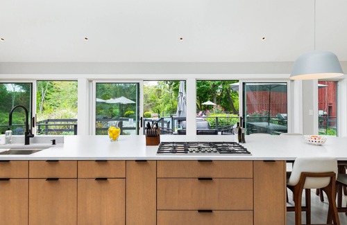 Hurley House | Kingston Large Modern w/ Pickleball + HotTub + Pool