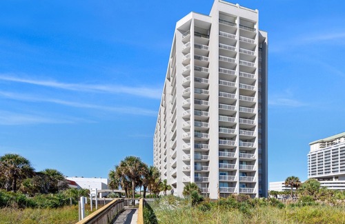 Arcadian Shores Condo | Kingston S Hampton 1510A Studio w/Pool & Beach