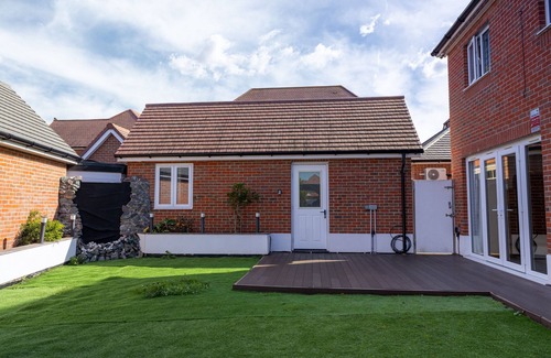 Basildon Apartment | KingsVilla Annex | Basildon