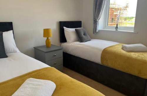 Derby House | Kingsway House - Spacious 4 Bed Home From Home in Derby