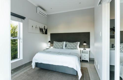 George Apartment | Kingswood Manor No.17